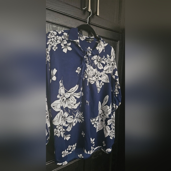 Long-Sleeved Floral Casual Summer Top - Picture 3 of 6